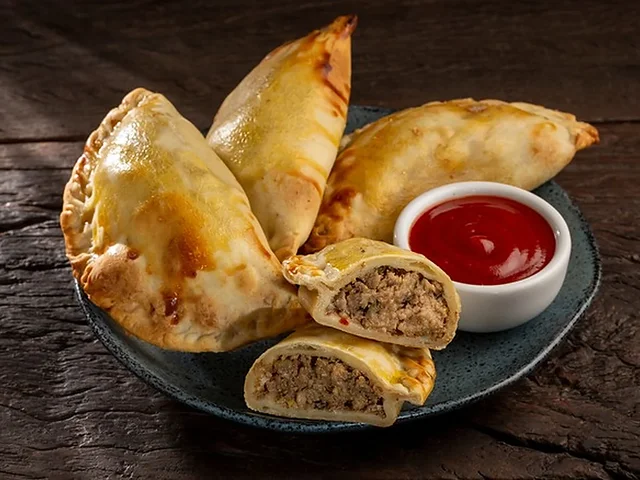 Meat pie caimanés