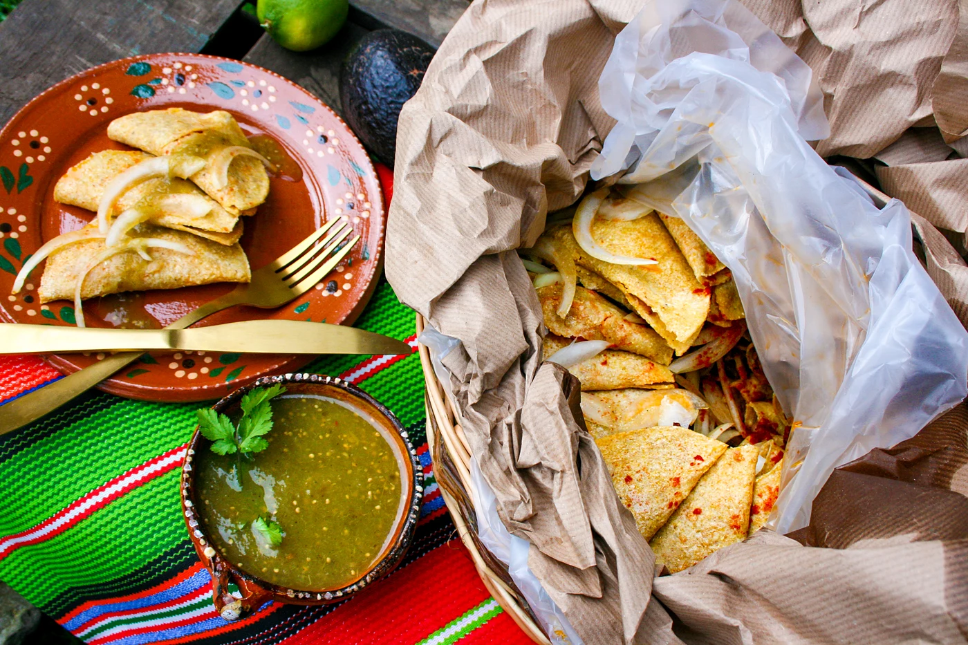 Tacos de canasta de papa y frijol