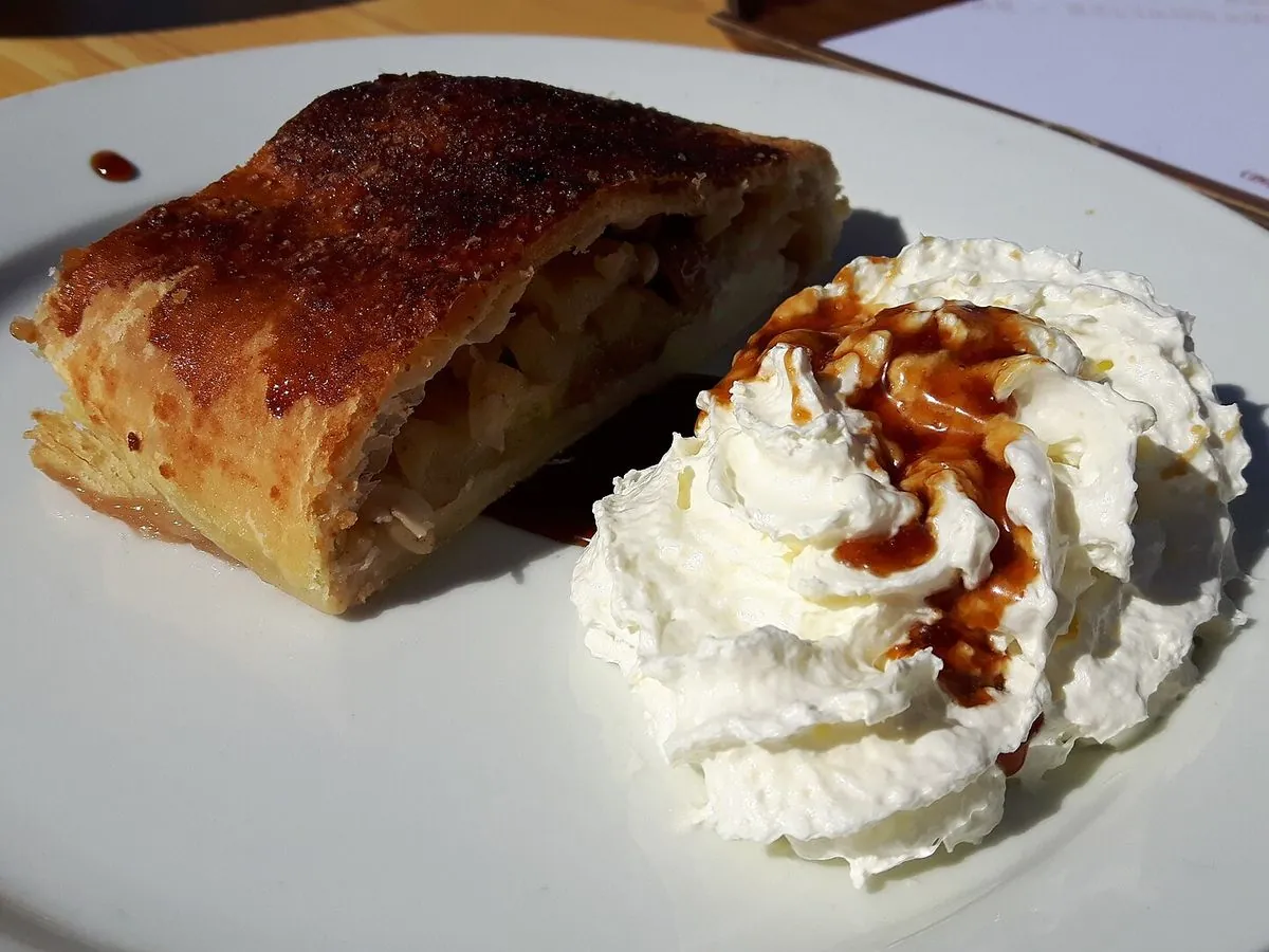Apfelstrudel