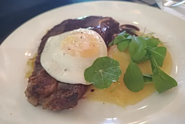 Bife à cavalo