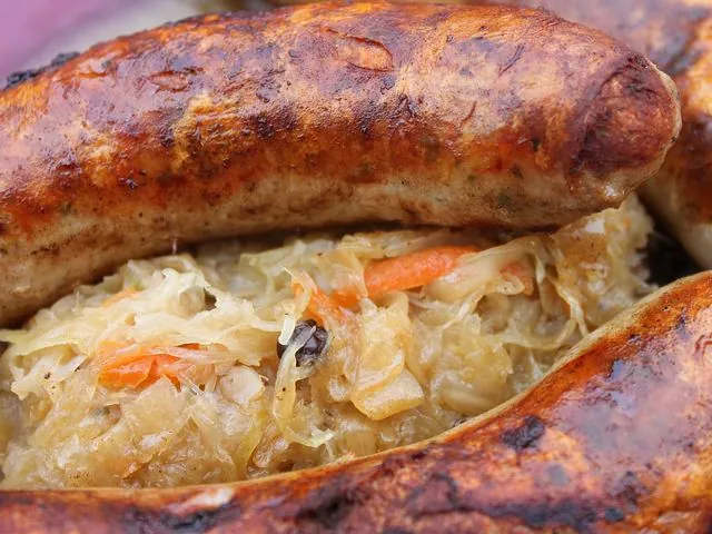 Bratwurst con chucrut