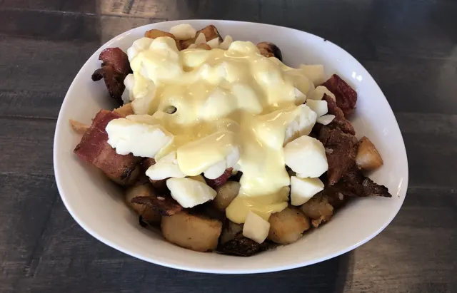 Chips, cheese and gravy