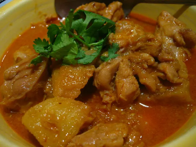 Curry birmano de pollo