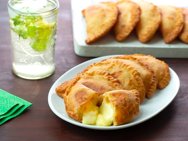 Empanadas de queso fritas