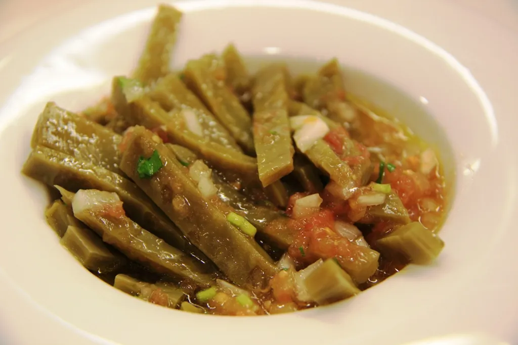 Ensalada de nopales