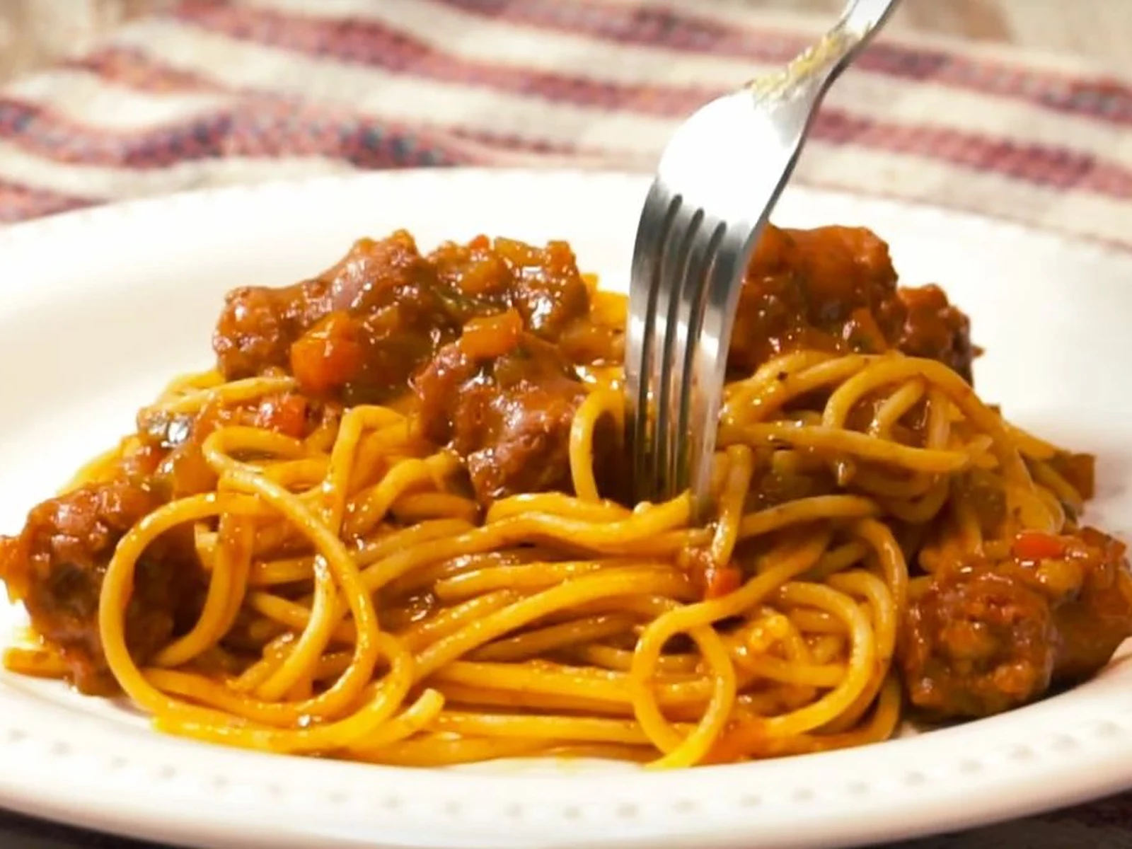 Fideos con tuco y estofado