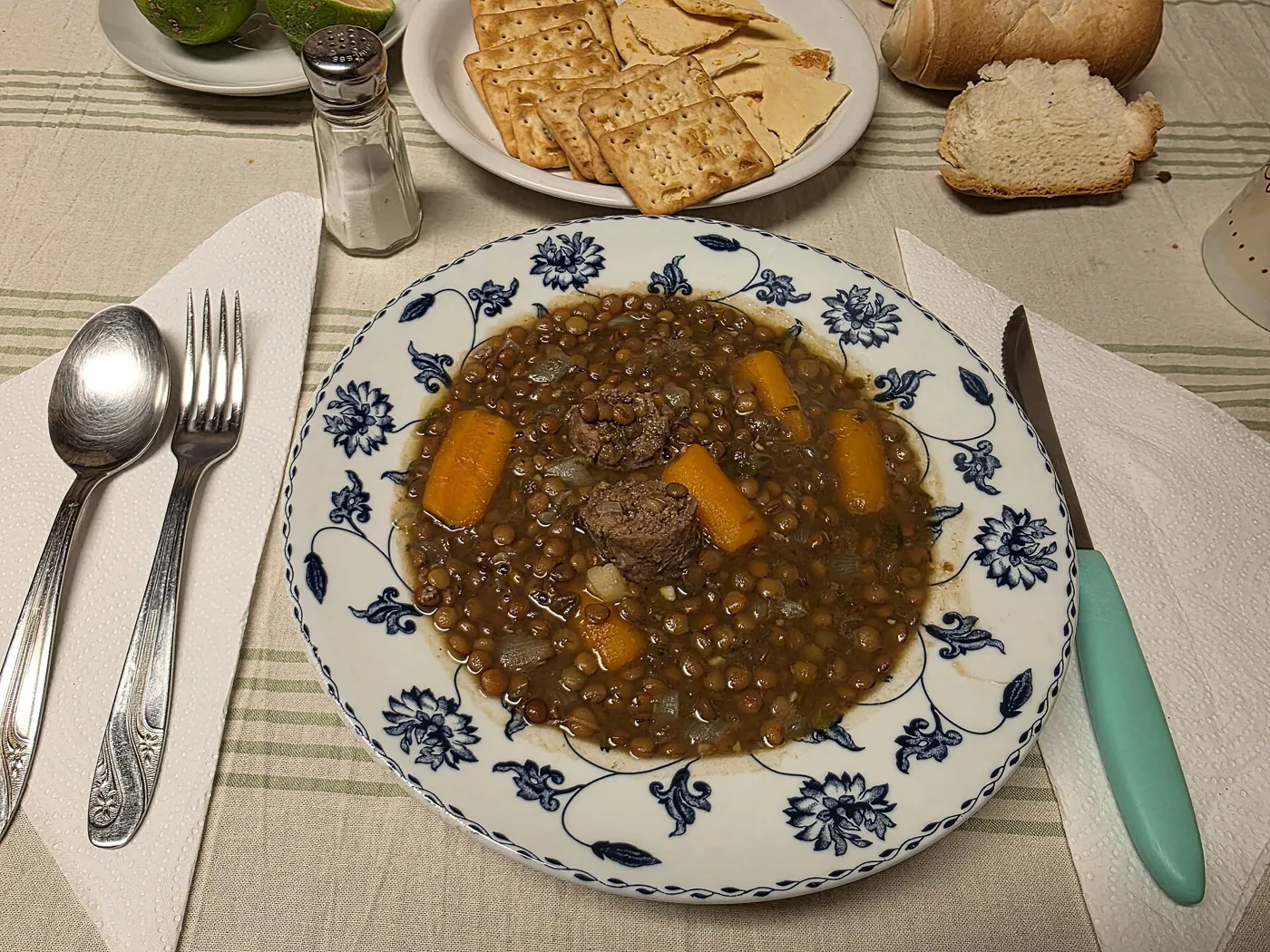 Guiso de lentejas criollo