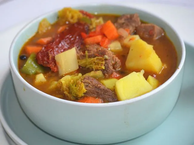 Gulash húngaro