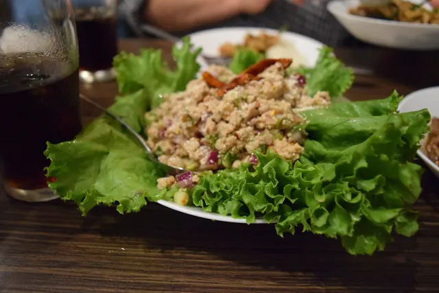 Larb de cerdo