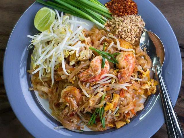 Pad thai