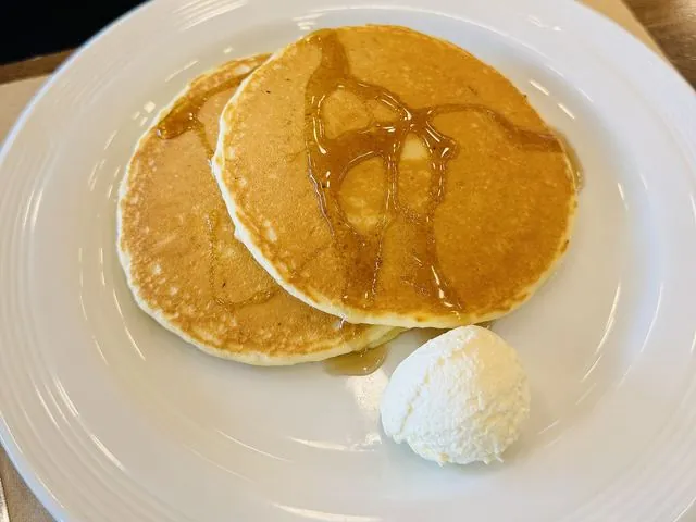 Pancakes con jarabe de maple