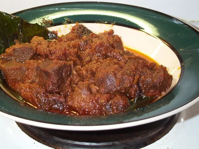 Rendang de vacuno