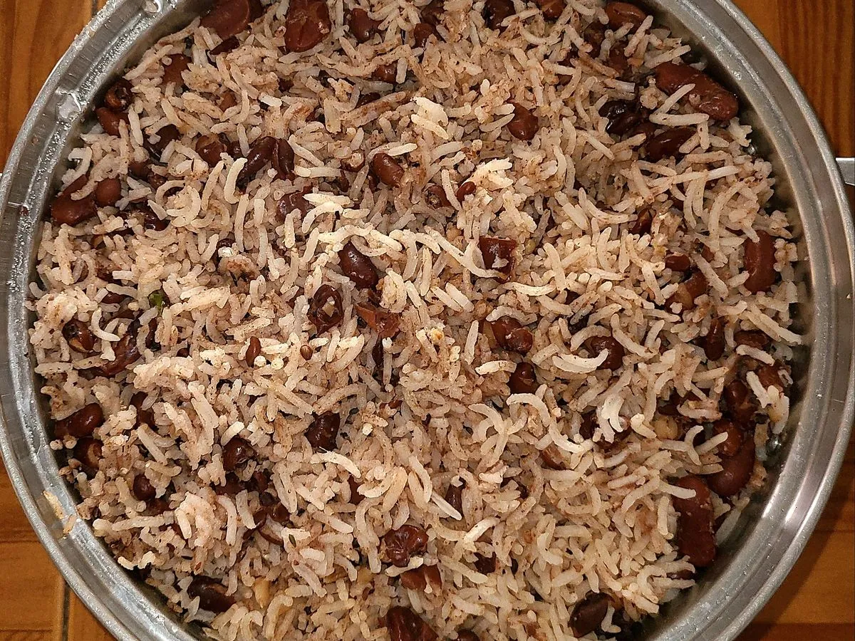 Arroz con porotos jamaicano