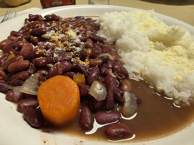 Arroz con frijoles