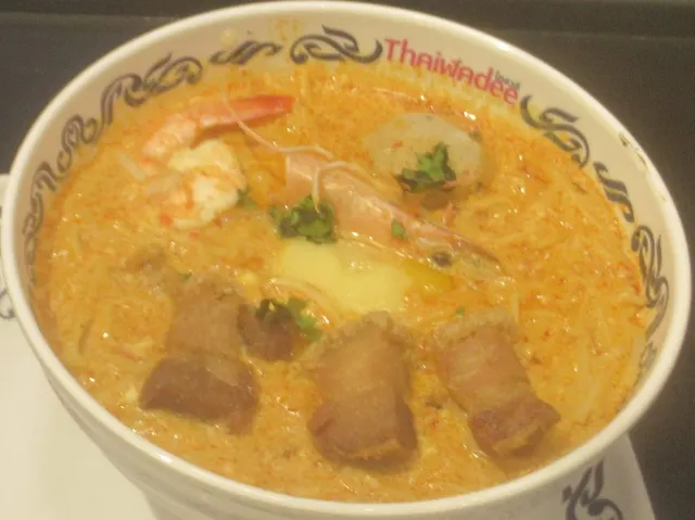 Tom yum nam khon
