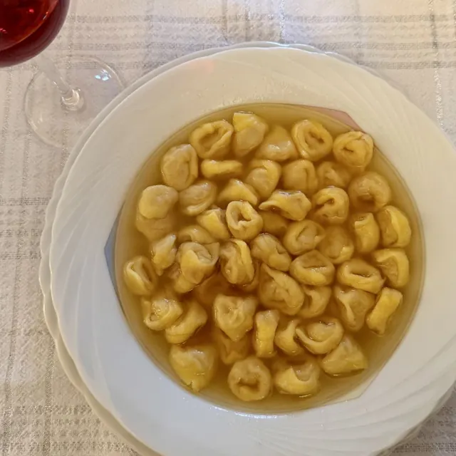 Tortellini in brodo